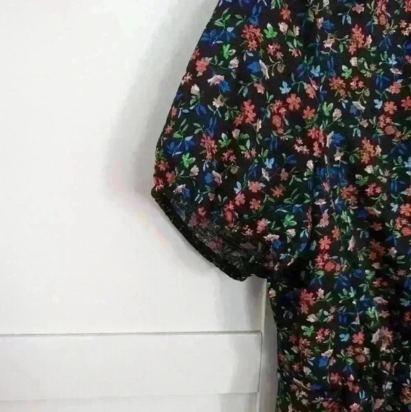 🌴2/$25🌴RIPE | Floral Black/Red/Green/blue  Shirt Sleeve V-Neck Crop Top - Picture 3 of 4